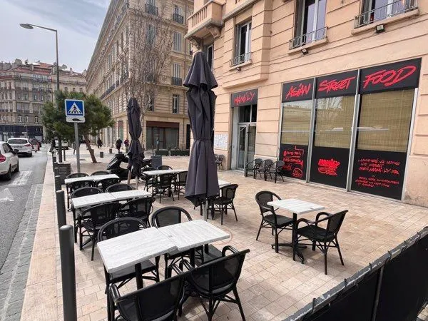 À vendre fonds de commerce d'un restaurant de 100 m², actuellement exploité en restauration sushi, t