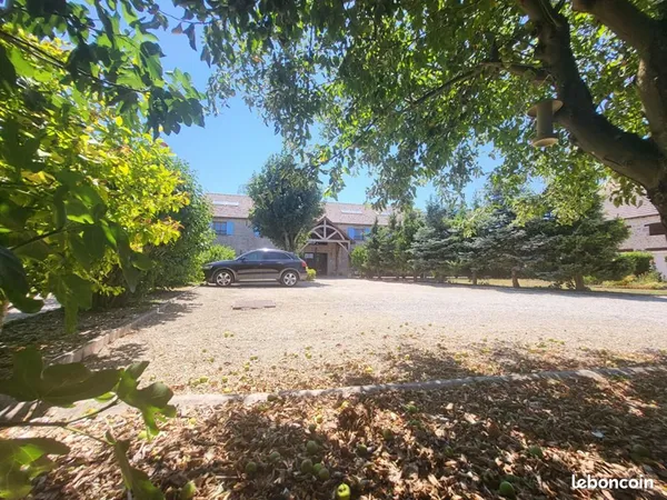 Maison 9 pièces 266 m²