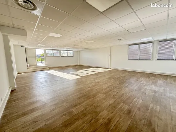 Bureaux 133 m² Saint-Aunès