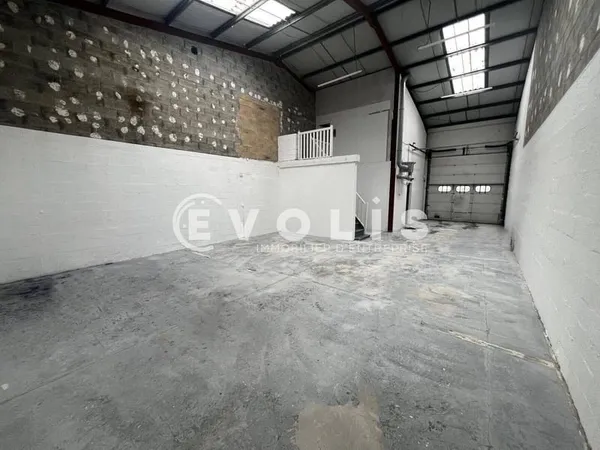 Local d'activité 290 m²