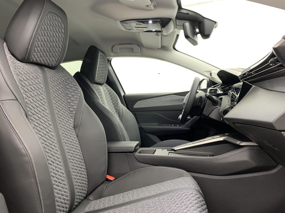 Peugeot 308 — photo 9