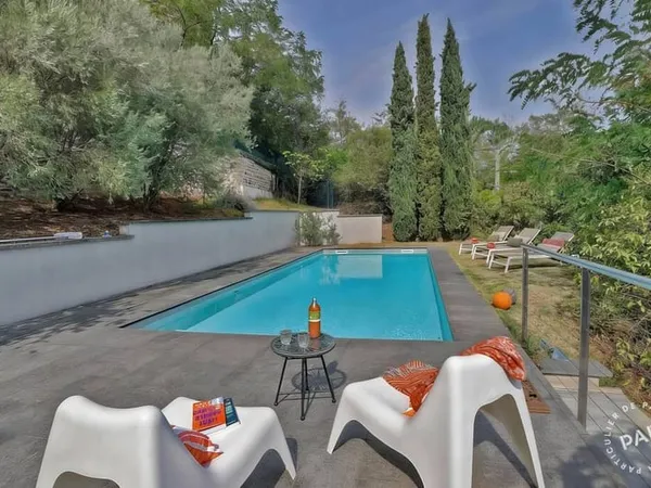Maison 6 pièces 240 m²