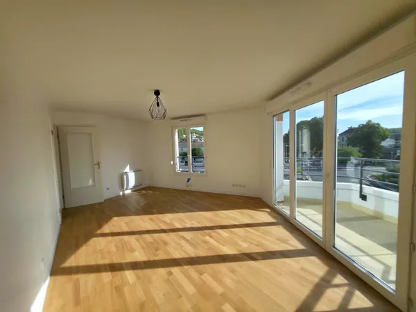 F3 67 m² avec double box, balcons et vue dégagée