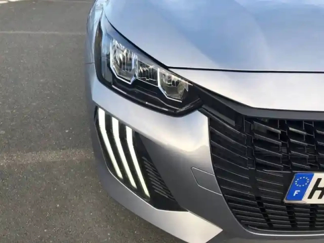 Peugeot 208 100 s&amp;s bvm6 — photo 16