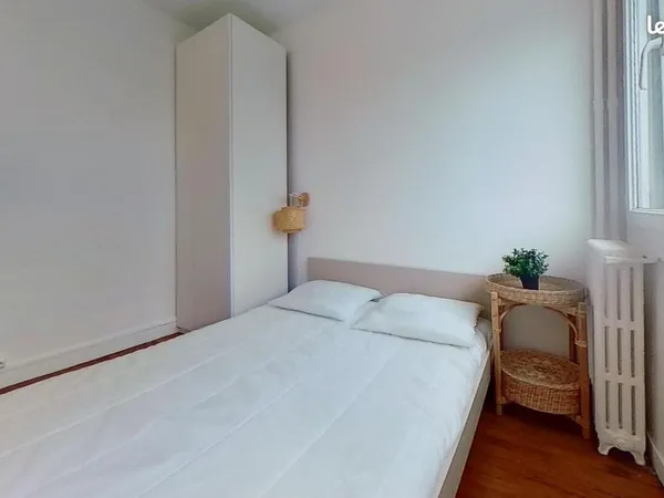 Chambre 5 pièces 67 m²