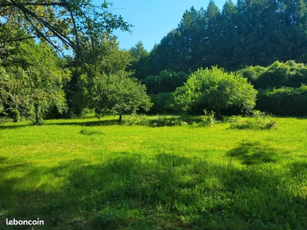 Terrain 1 600 m² Foussignac