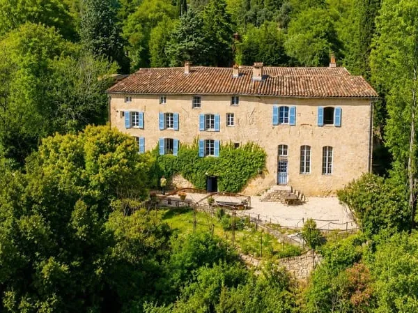 Maison 20 pièces 700 m²