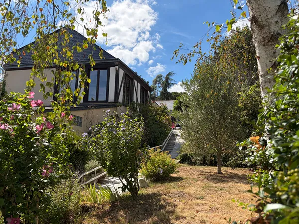 A Vendre, Maison Bouchemaine La Pointe, 7 pièces, 135 m2, 4 chambres, vie de plain-pied, jardin.