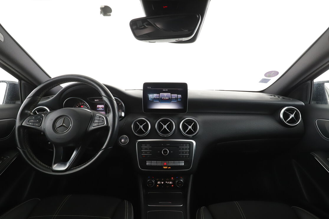 Mercedes-Benz Classe A 180 Sensation 7G-DCT — photo 11