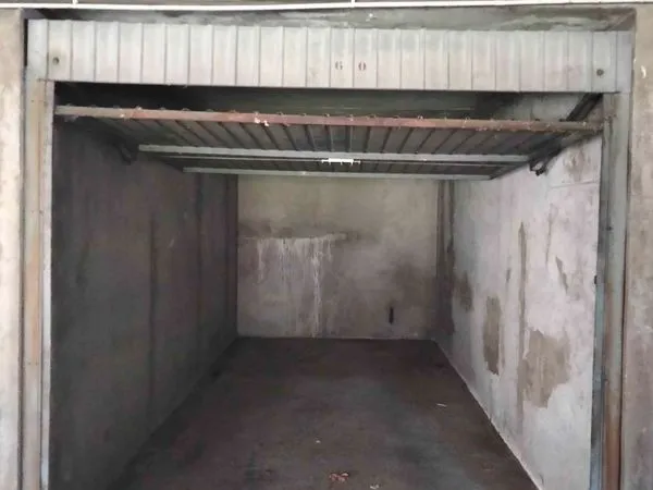 Garage box/parking