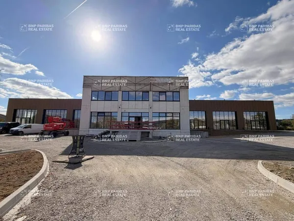 Local d'activité 497 m²