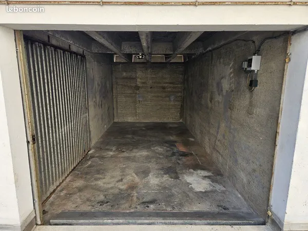 Garage fermé 14 m² avec électricité - Toulouse 31200 / Minimes
