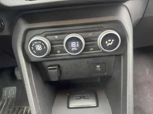 Dacia Sandero 1.0 tce 90ch journey — photo 11