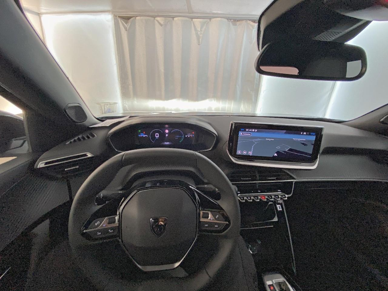 Peugeot 2008 hybrid 145 ch e-dcs6 allure — photo 12