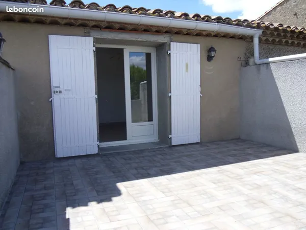 Maison à louer F3 avec terrasse, garage et cour