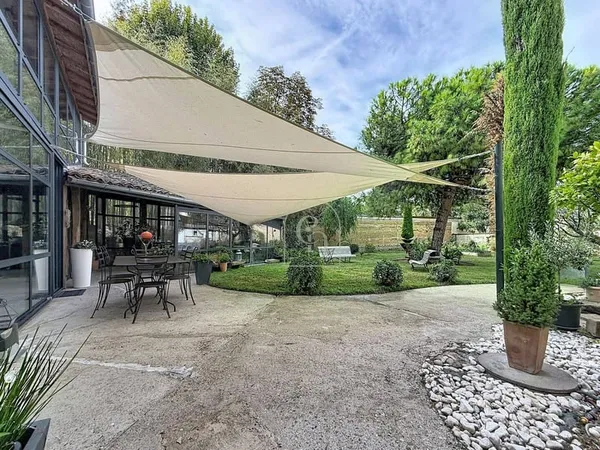 Maison 8 pièces 489 m²