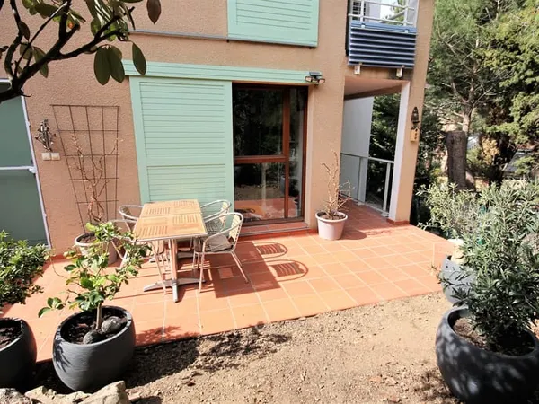 3 pièces + terrasse et jardin + parking couvert