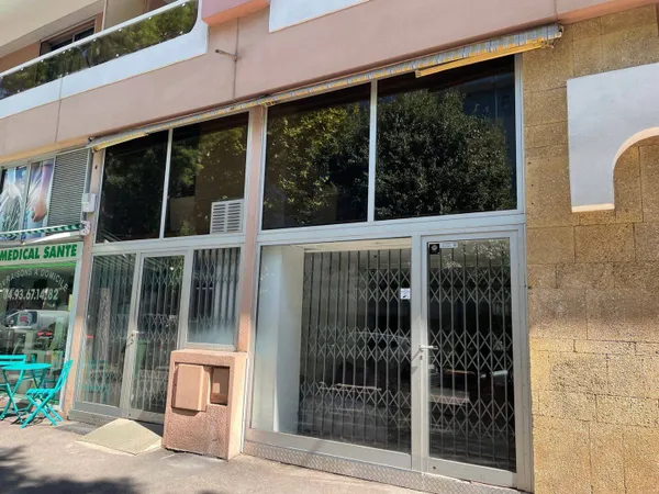 Local commercial 109 m²