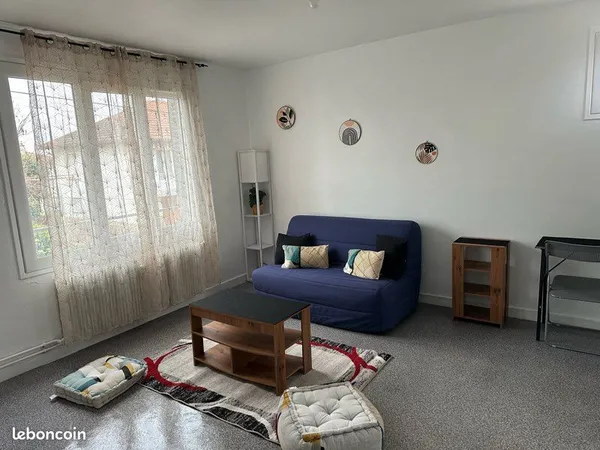 “T1 meublé 39 m² - DPE B - Parking - Cave”