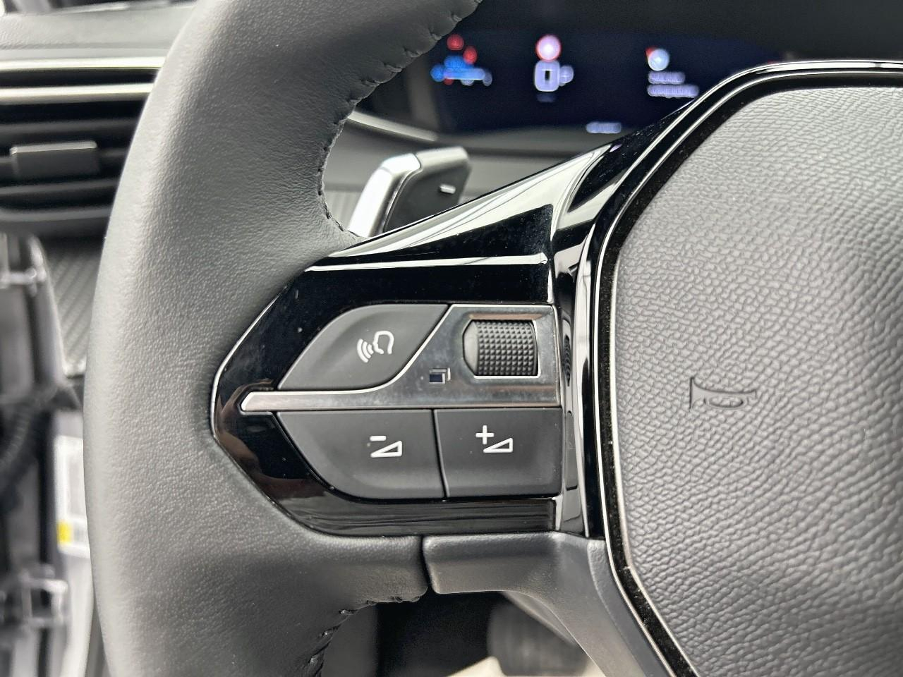 Peugeot 2008 130 s&s eat8 allure — photo 23