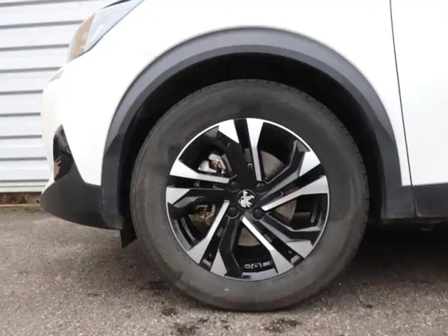 Peugeot 2008 e- 136ch allure business — photo 11