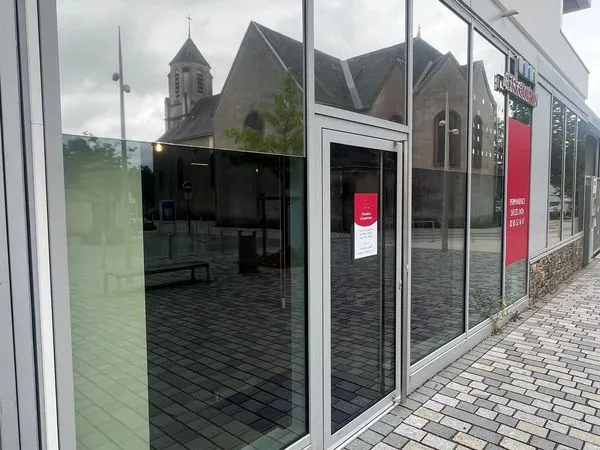Local commercial 58m2 Nantes Saint Joseph de Porterie Sans travaux Vitrine Climatisation et parking
