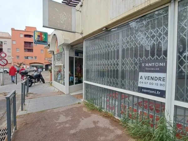 Local commercial 2 pièces 123 m²