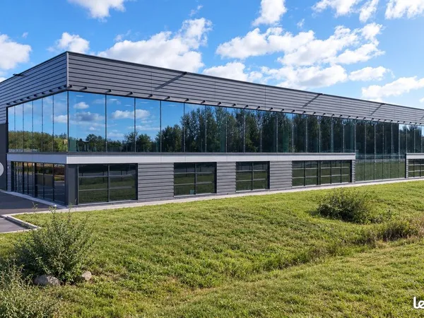 Bureaux disponible - Pôles Jules Verne - 216m²