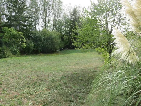 Terrain de 1150 m² à vendre AMBERIEU EN BUGEY (01) (Quartier Vareille-Saint Germain)