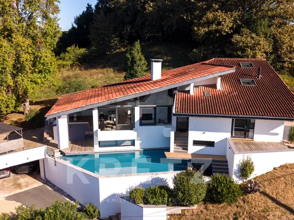 Villefranque - Villa d'architecte signée Salier & Courtois - Vue panoramique sur les Pyrénées