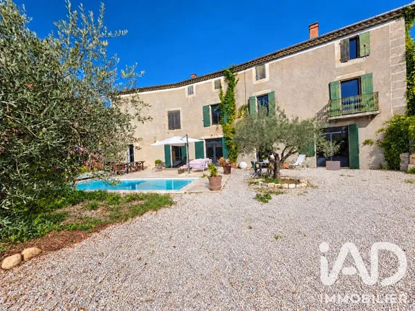 Maison 7 pièces 300 m²