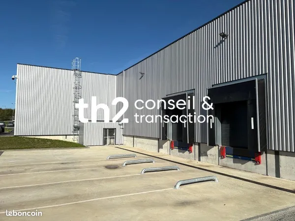 Local 900 m² Torigny-les-Villes