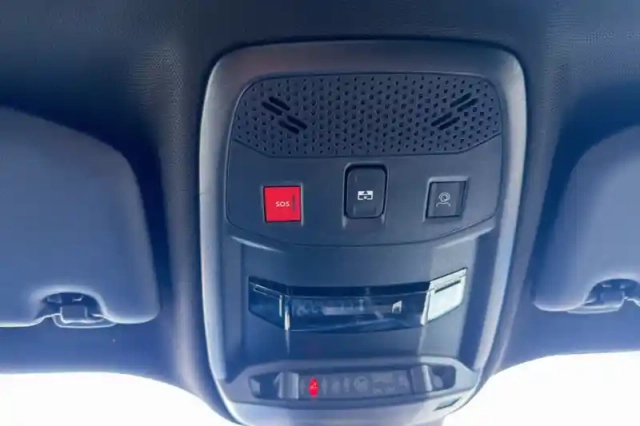 Peugeot 2008 hybrid 136 e-dcs6 — photo 67