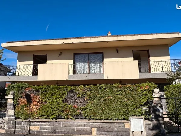 Maison 9 pièces 200 m²