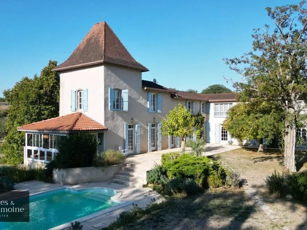 Maison 13 pièces 310 m²