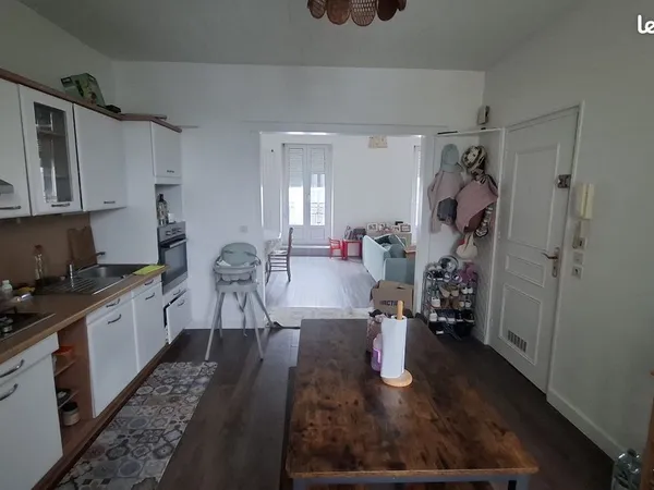 Appartement 4 pièces dans petit immeuble calme