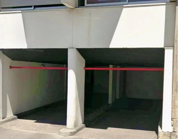 Parking place dans résidence sécurisée quartier hôpital Pellegrin