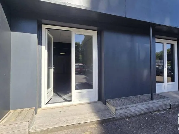 Local commercial 83 m²