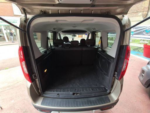 Fiat Doblo 1.6 MultiJet 120 - Trekking – 2017 – 152113 km – Diesel – Boîte Manuelle — photo 30
