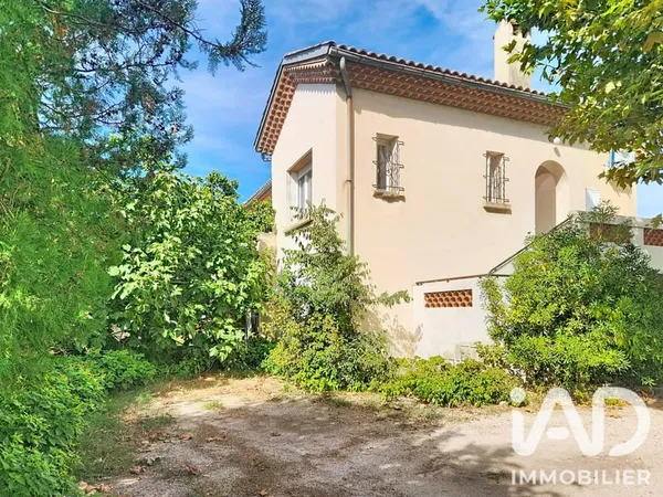 Maison 5 pièces 219 m²