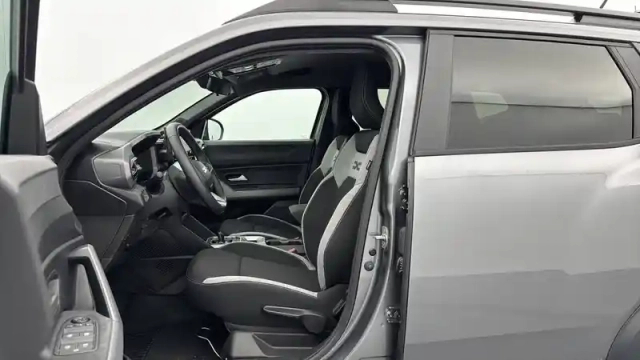 Dacia Duster hybrid 155 — photo 12