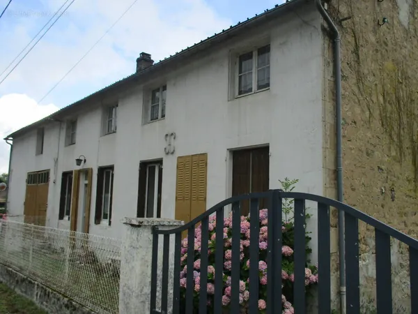 Morvan, Maison Rurale 4 Pieces Avec Grange Et Parc D'agrement