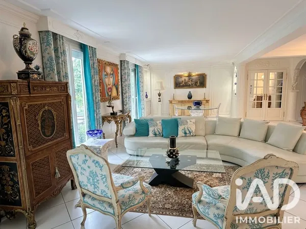 Maison 7 pièces 195 m²