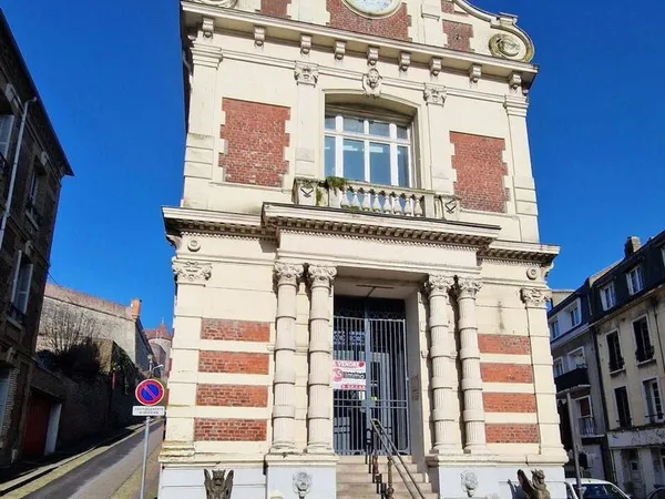 Bureaux 736 m²
