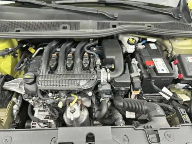 Peugeot 208 puretech 75 s&amp;s bvm5 — photo 24