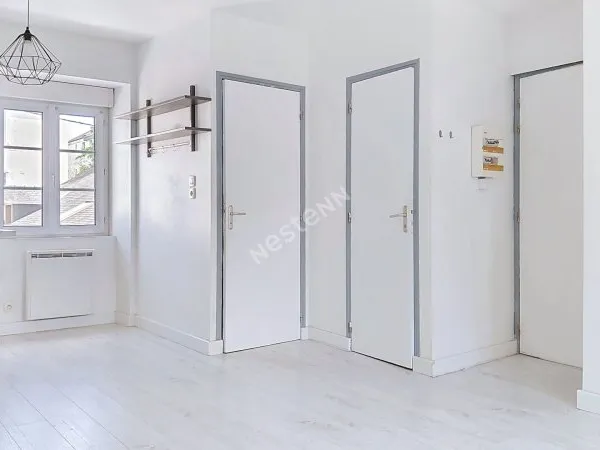 NANTES - ROND-POINT DE RENNES / Studio 22.78 m2 avec locataire en place