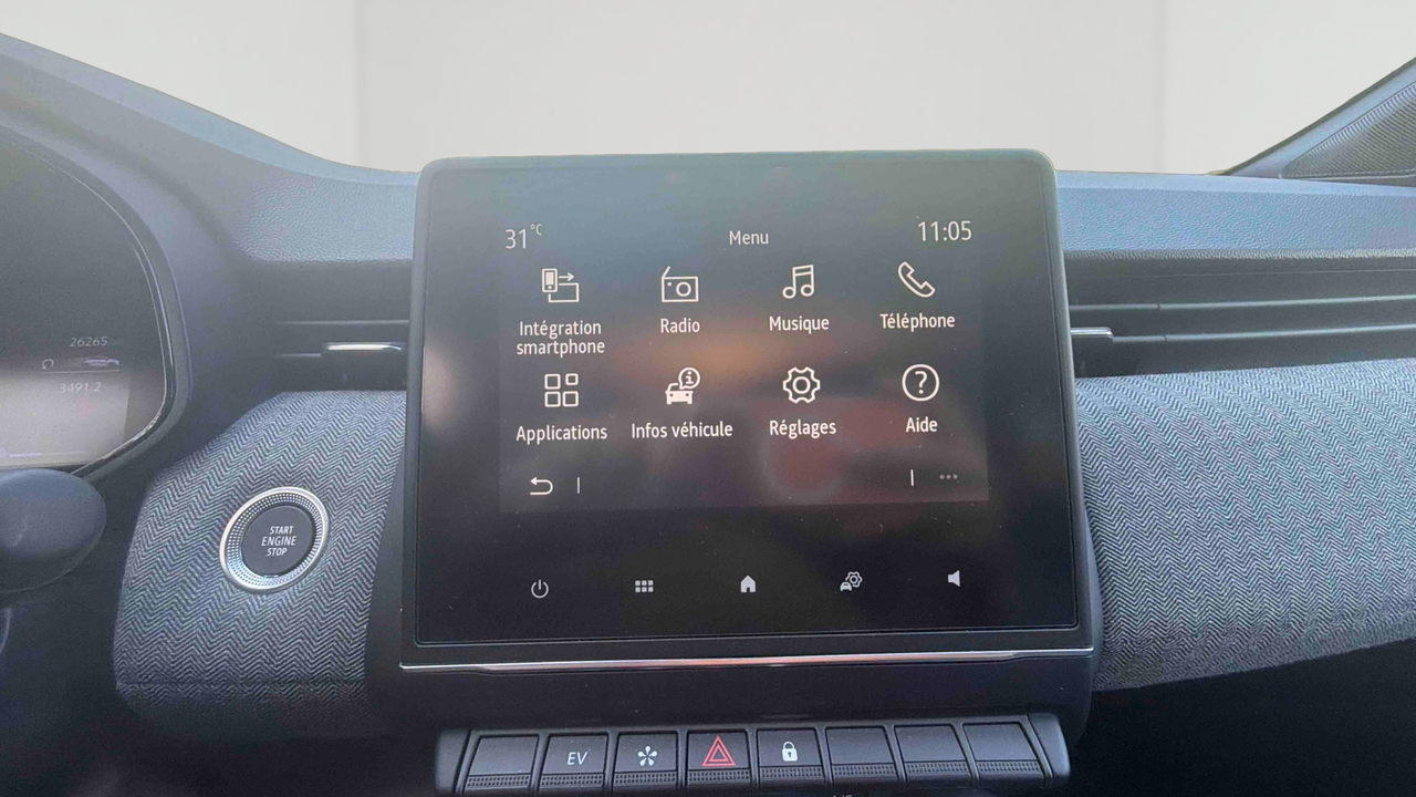 Renault Clio E-Tech full hybrid 145 — photo 16