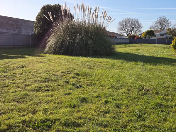 TERRAIN CONSTRUCTIBLE - ACTIVITE TERTIAIRE LES SABLES D'OLONNE
