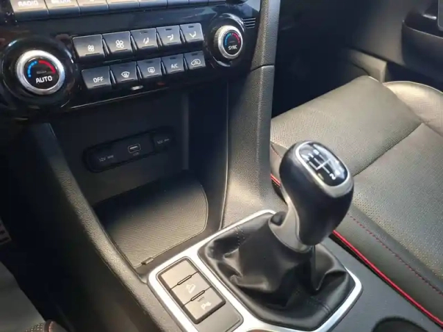 Kia Sportage 1.6 crdi 115 isg 4x2 bvm6 — photo 18
