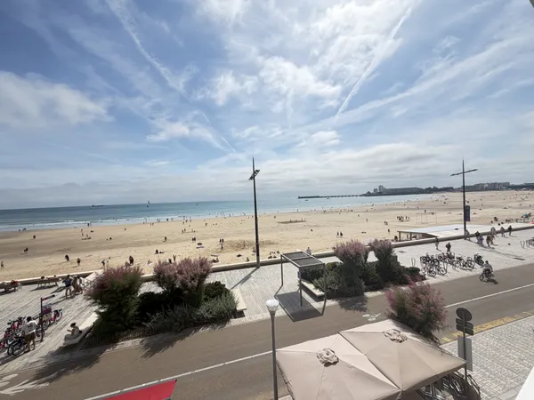 APPARTEMENT FACE MER